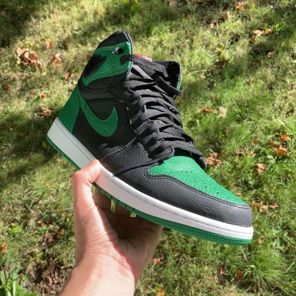 Jordan 1 Pine Green - Picture 2 of 3